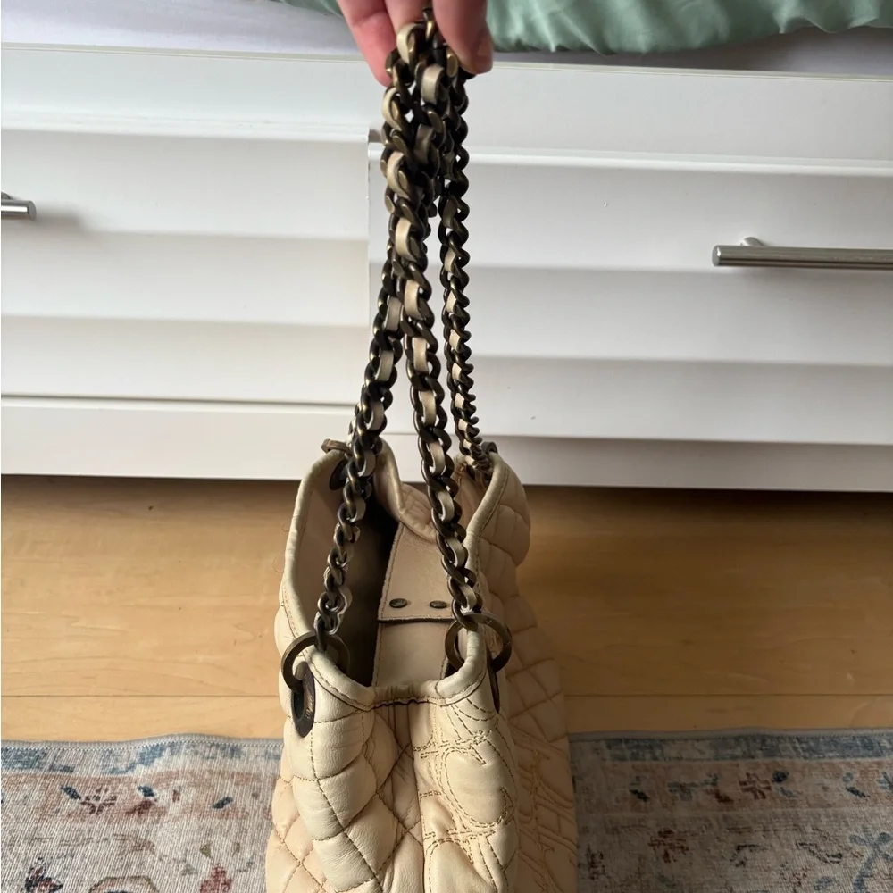 Carolina Herrera Vintage Chain Shoulder Bag - Picture 3 of 7